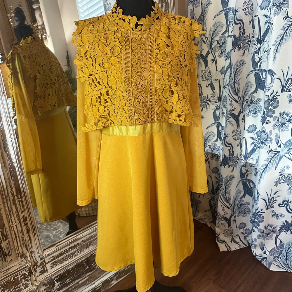 Elegant Yellow Lace Long Sleeve Dress